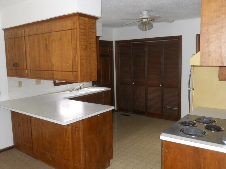 Building Photo - 2711 Ridge Ct
