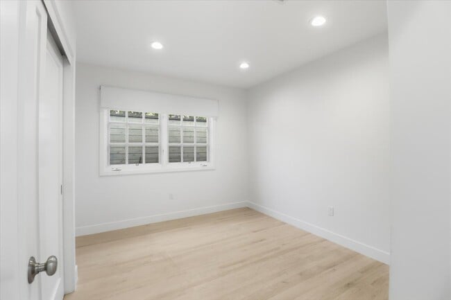 Building Photo - 2156 Linnington Ave