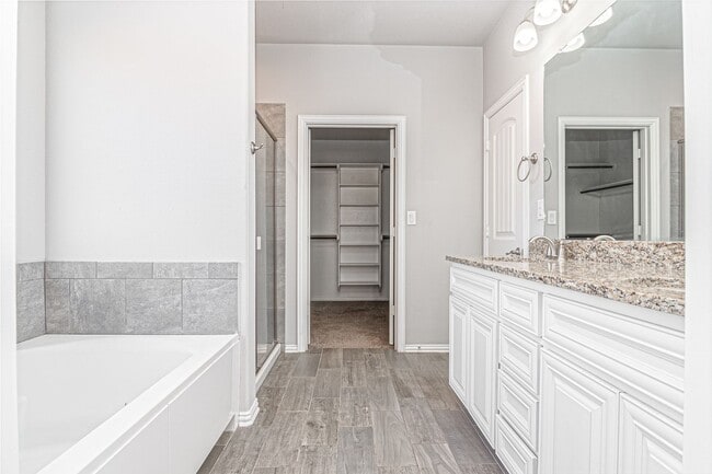 Building Photo - 819 Pentagon Rd