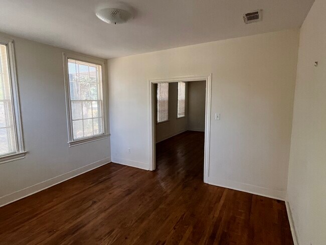 Building Photo - 1208 Pierson St