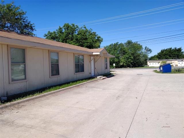 Building Photo - 911 US-81