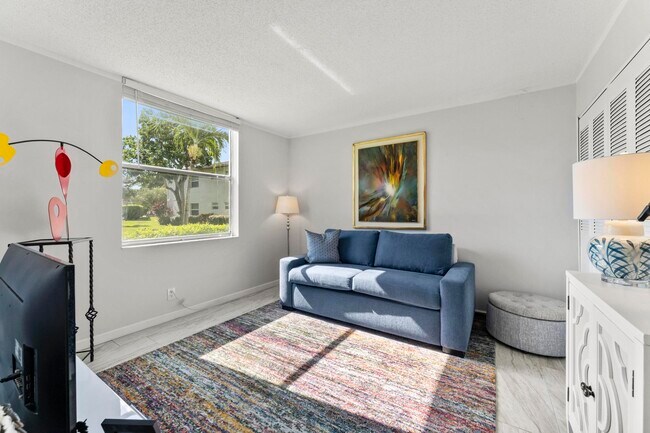 Primary Photo - 6650 S Oriole Blvd