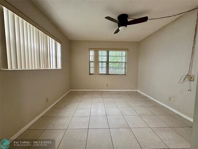 Building Photo - 378 Durham Cir