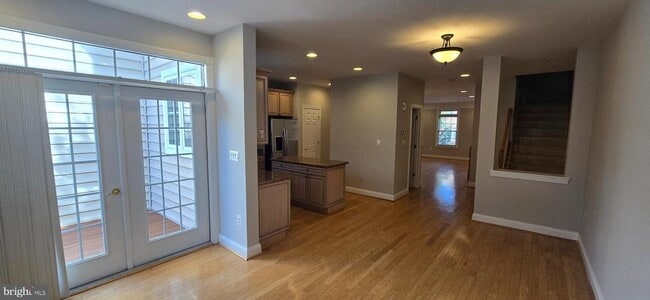 Building Photo - 47565 Royal Burnham Terrace