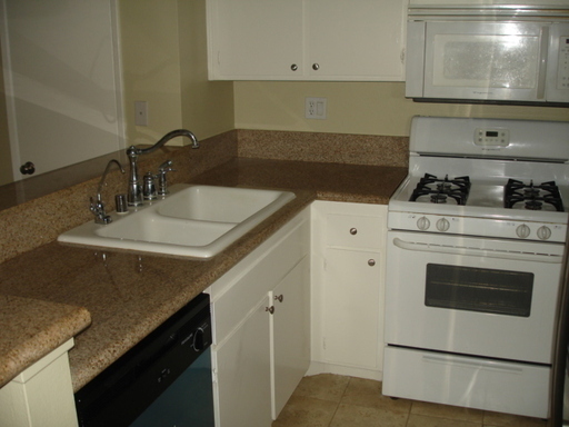 Building Photo - 1 Bedroom Condo in Canyon Country!