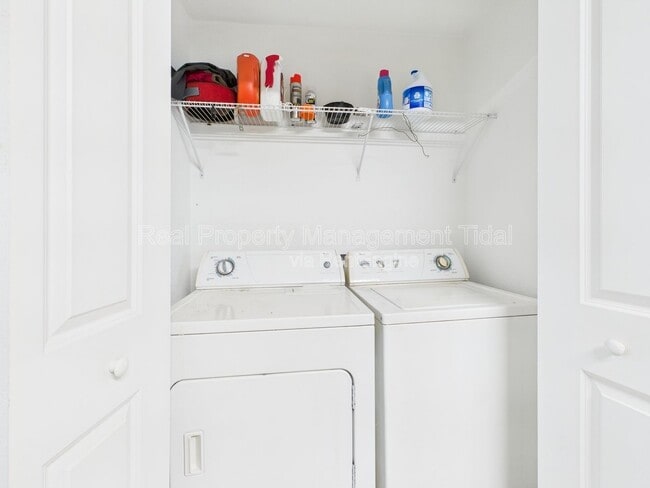 Building Photo - 3853 Atterbury St