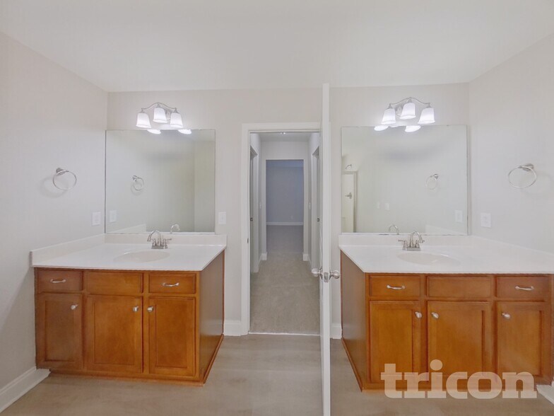 Building Photo - 1027 Coulwood Ln