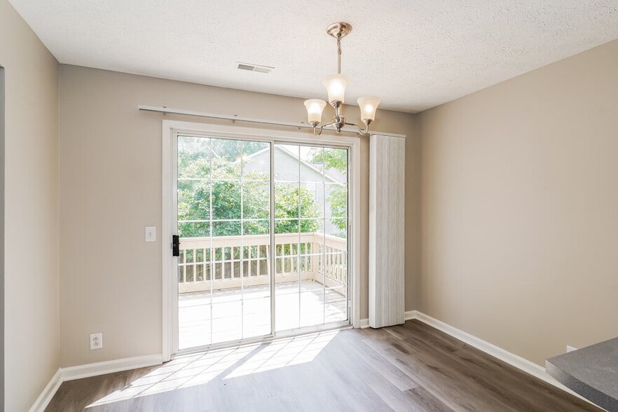 Building Photo - 3505 Glenfalls Dr