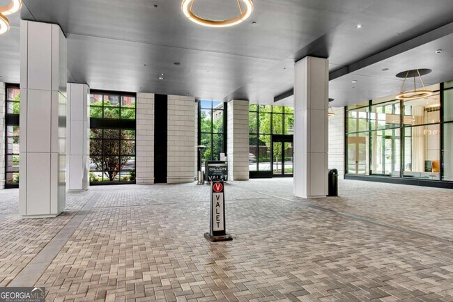 Building Photo - 2425 Peachtree Rd NE