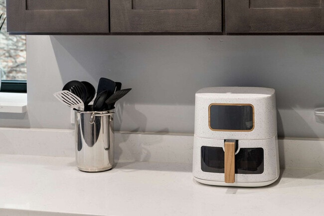 Building Photo - 109 S Paulina St