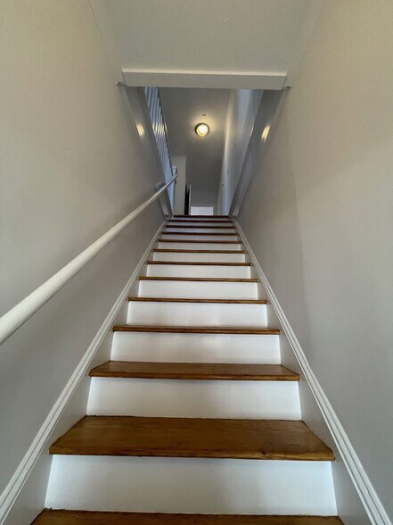 Building Photo - 510 Montauk Hwy