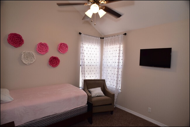 Building Photo - 7229 Canyon Run Dr