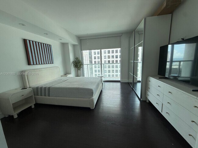 Building Photo - 500 Brickell Ave