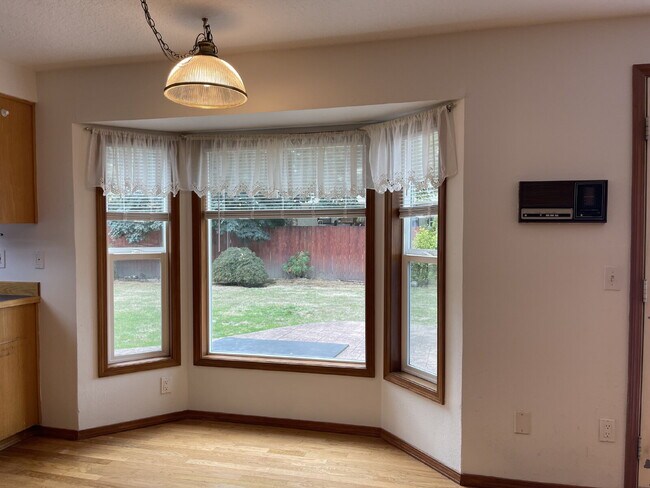 Building Photo - Classic 3-Bedroom Home with Large Yard & Attached 2-Car Garage