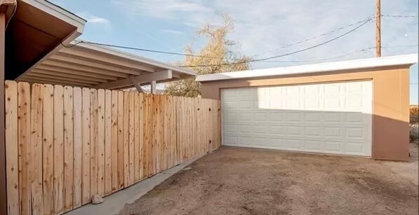 Building Photo - 6356 Desert Queen Ave