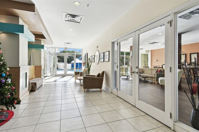 Building Photo - 470 3rd St S