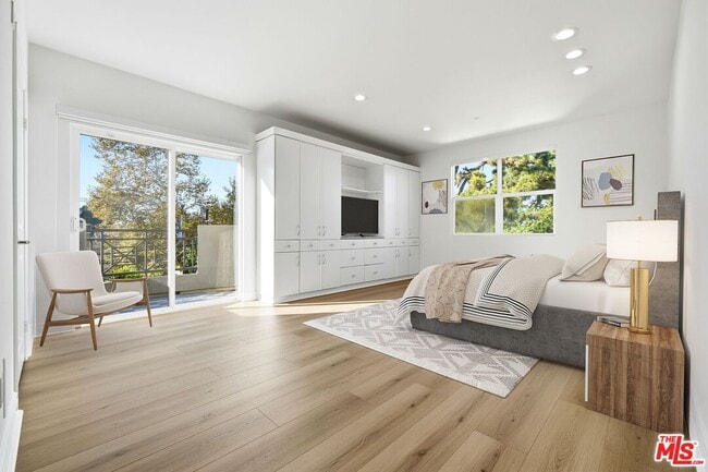 Building Photo - 4424 Whitsett Ave