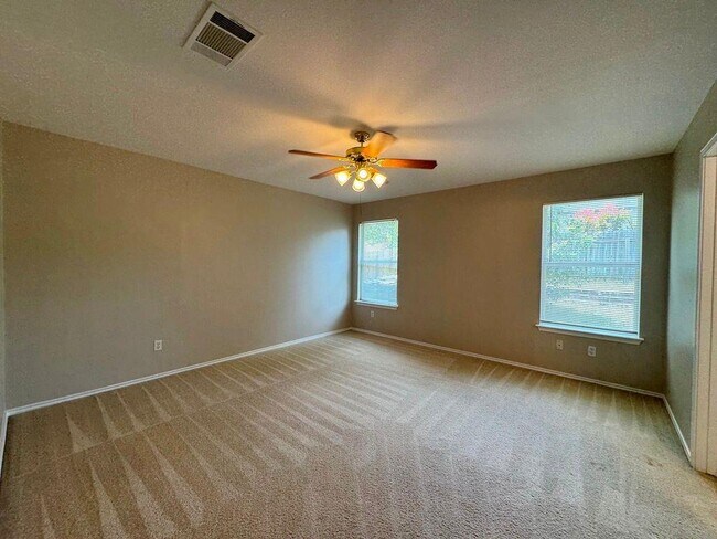 Building Photo - 126 Salado Dr