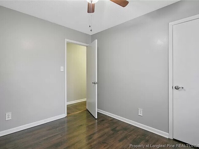 Building Photo - 729 Emerald Dr