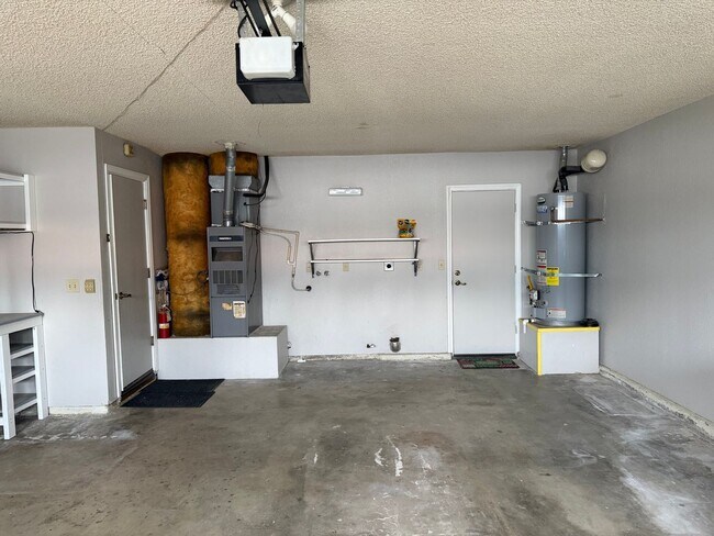 Building Photo - Charming 3 Bedroom, 2 Bath Rental Home