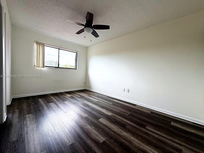 Building Photo - 4226 Landar Dr