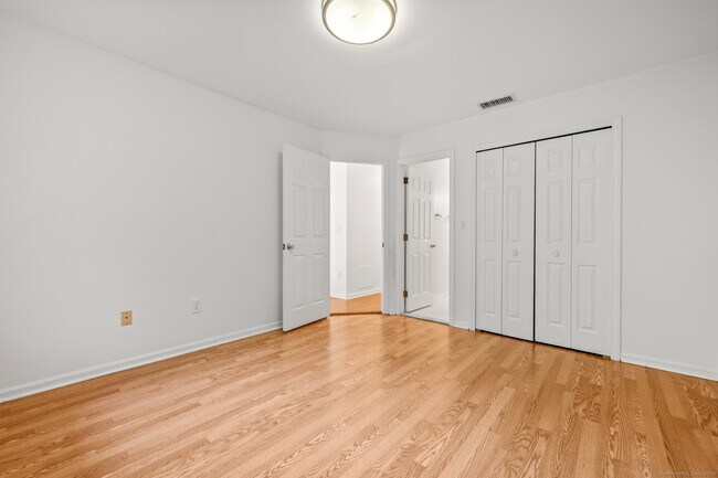 Building Photo - 250 Conestoga Way