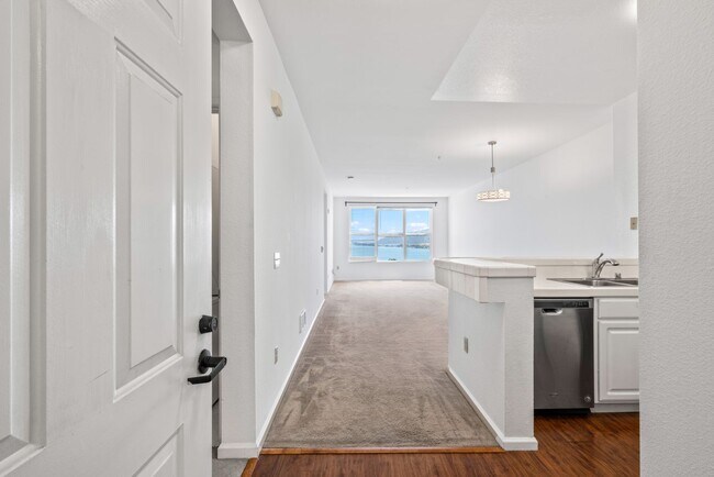 Building Photo - Pet Friendly, Luxurious Condo w/Bay Views....