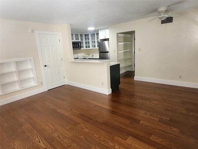 Building Photo - 565 Golden Gate Point