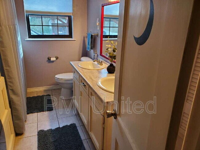 Building Photo - 509 Bryan St