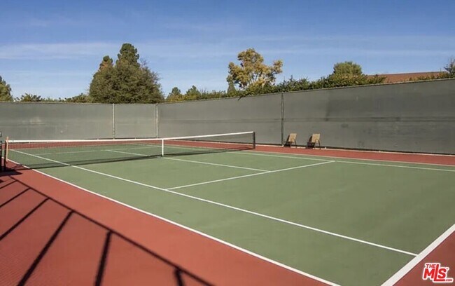 Building Photo - 675 Oak Run Trail