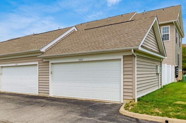 Building Photo - 5267 Cross River Falls Blvd