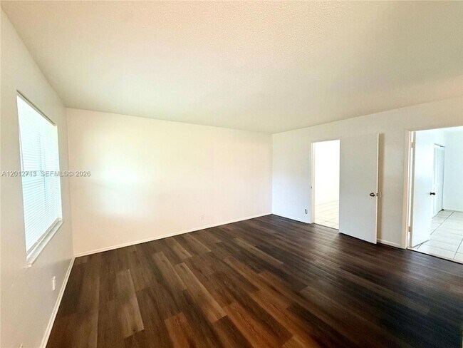 Building Photo - 220 NE 41st St