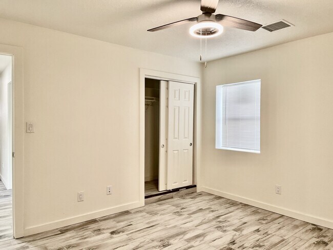 Building Photo - 4301 Mesa Grande Pl SE