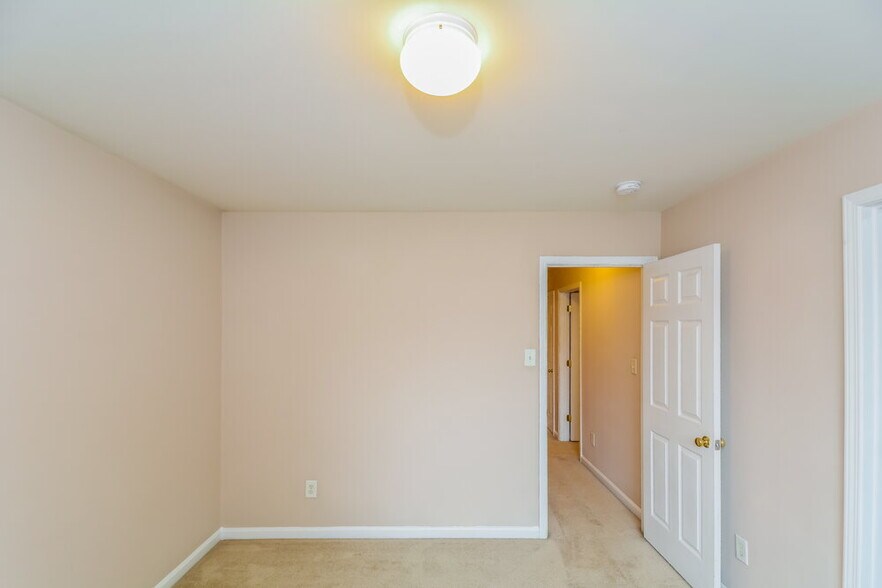 Building Photo - 215 N Fuquay Springs Ave