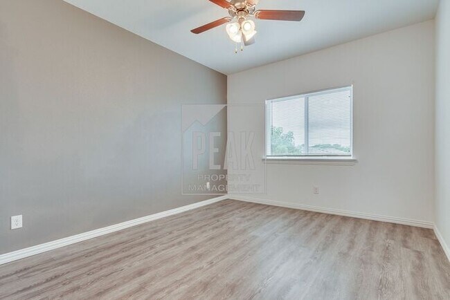 Building Photo - $1630! 3 Bed 2 1/2 Bath home in FORT WORTH!