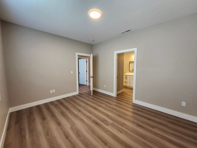 Building Photo - 5305 W Jay St