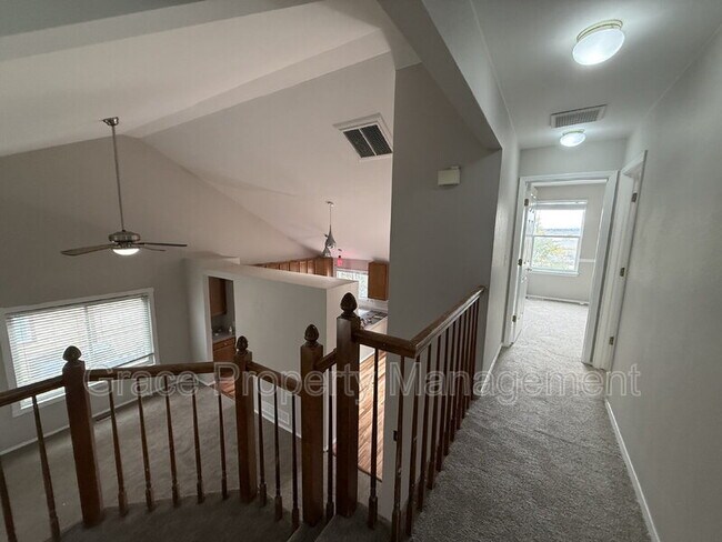Building Photo - 10924 W 100th Dr