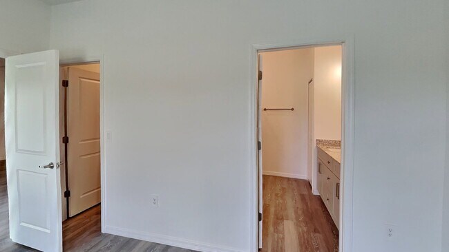 Building Photo - 4028 SW 7th Pl