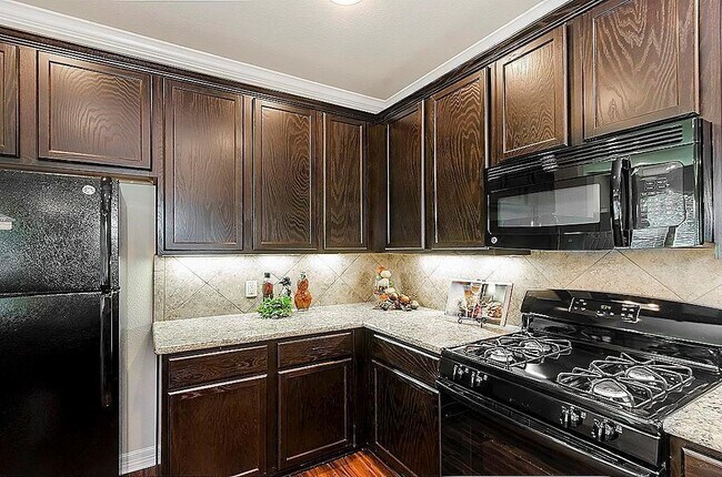 Building Photo - 64 Woodland Hills Dr