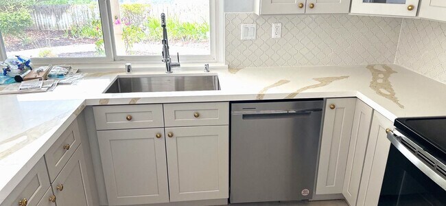 Building Photo - Beautiful fully remodeled home in sunny San Diego!