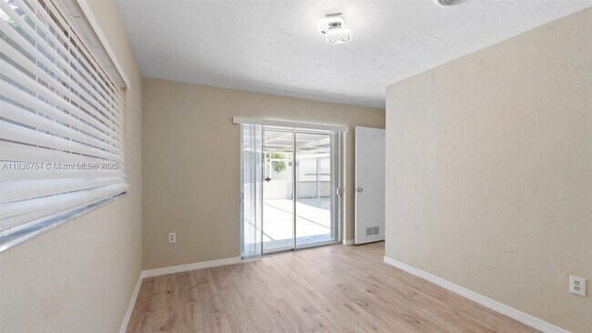 Building Photo - 7211 Shalimar St