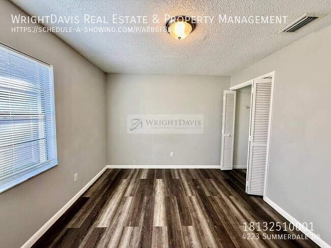 Building Photo - 4223 Summerdale Dr