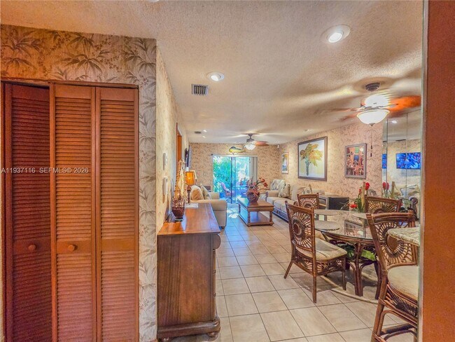 Building Photo - 8044 NW 41 Ct