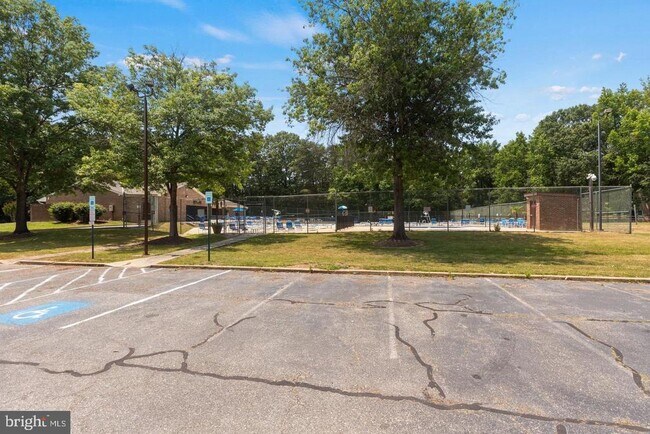 Building Photo - 3053 Heathcote Rd