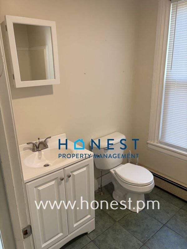 Building Photo - 7 Drummond St