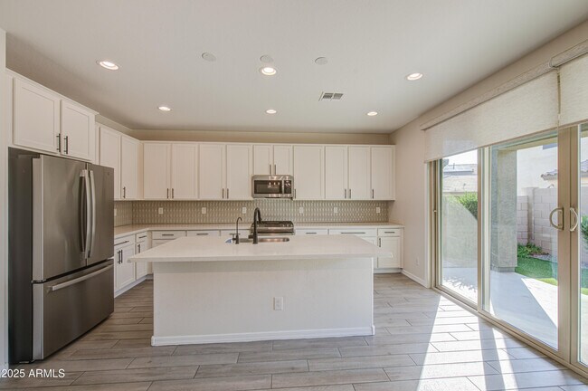 Building Photo - 9856 E Palladium Dr