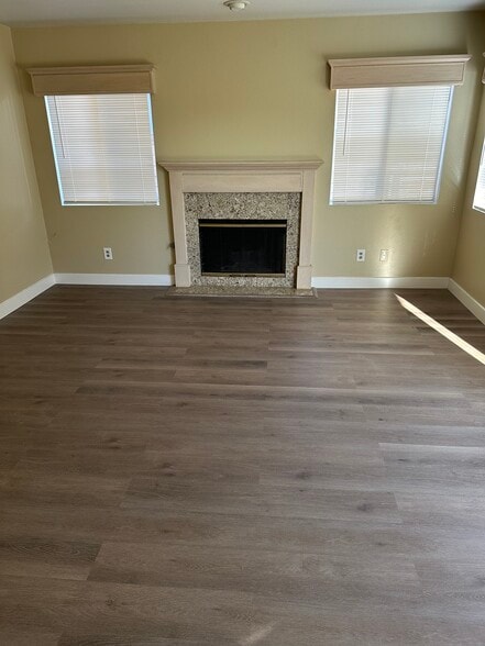 Building Photo - 40068 Milkwood Ln