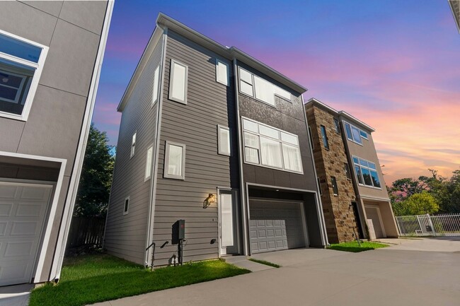 Building Photo - 4013 Ward St