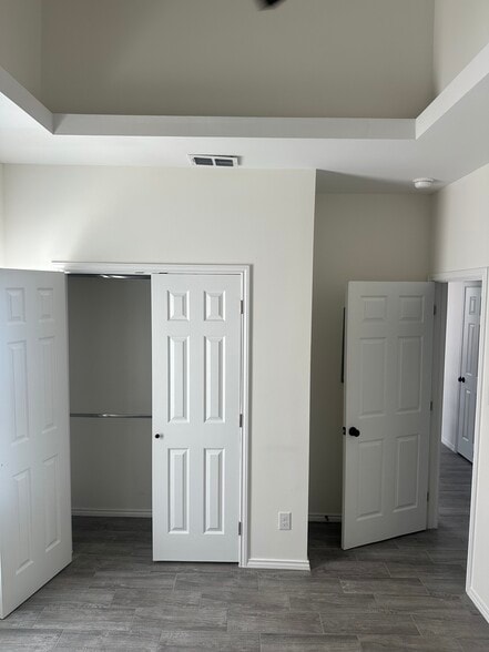 Building Photo - 1521 Karen Dr