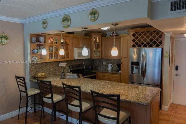 Building Photo - 3725 S Ocean Dr